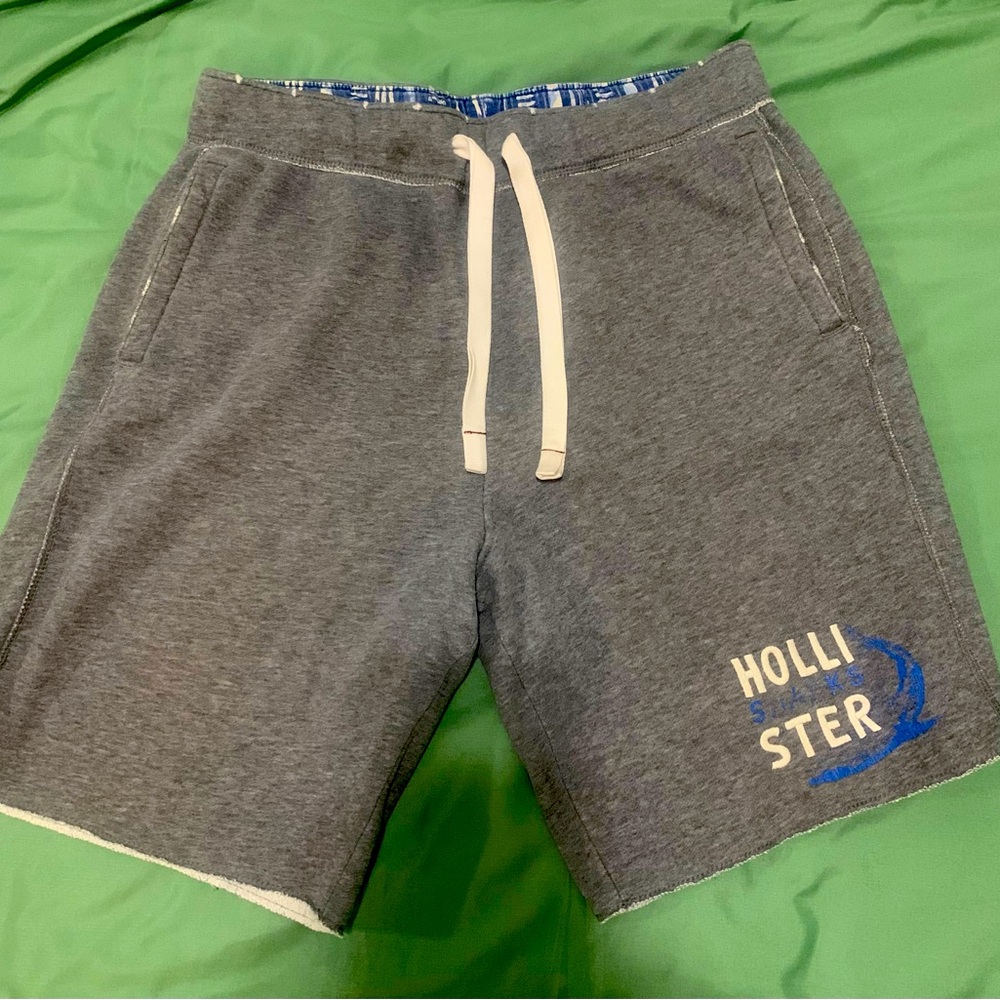 HOLLISTER SWEAT SHORTS SIZE XL